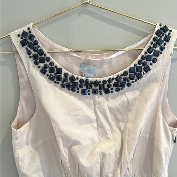 H&M embellished tiered midi dress - Picture 5 of 6